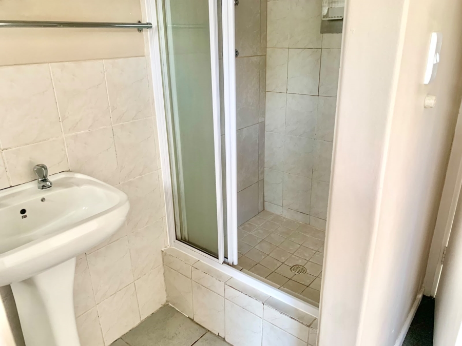 To Let 1 Bedroom Property for Rent in Strand South Western Cape